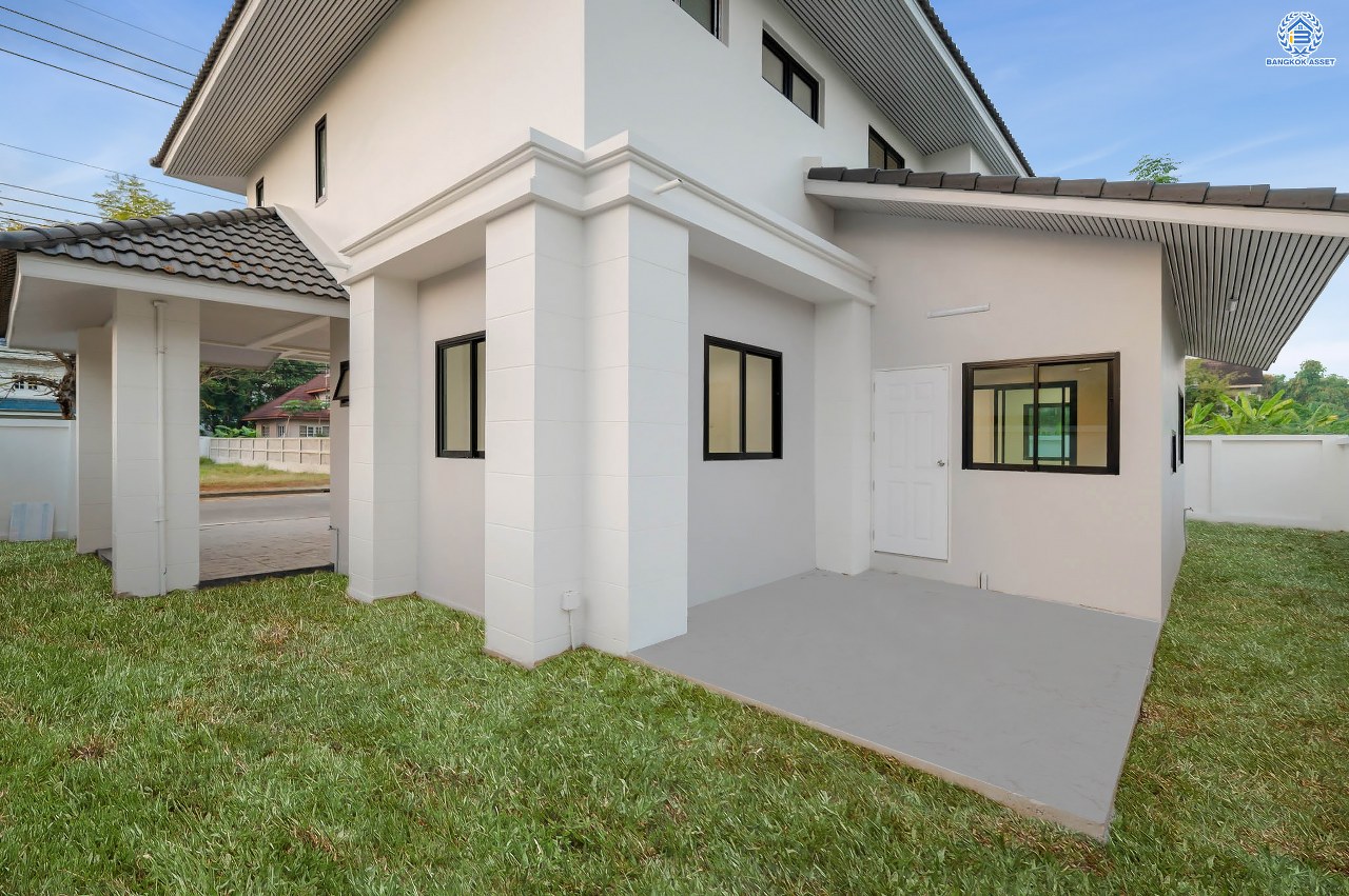 บ้านมือสองตกแต่งใหม่ โครงการ กฤษดานคร20 ปิ่นเกล้า-ติดถนนบรมราชชนนี เนื้อที่ 86 ตร.ว. บ้านเดี่ยวหลังใหญ่ พร้อมฟังก์ชัน 3 ห้องนอน 3 ห้องน้ำ 1 ห้องห้องอเนกประสงค์ จอดรถได้ 2 คัน บนทำเลเชื่อมต่อเมืองอย่างรวดเร็ว ใกล้ทางคู่ขนานลอยฟ้าบรมราชชนนี ทางด่วน "กาญจนาภิเษก" ม.มหิดล และเซ็นทรัลปิ่นเกล้า